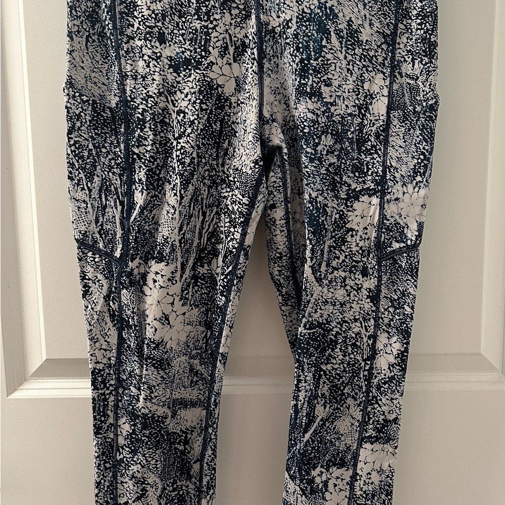 Lululemon Speed Up Full On Luxtreme Tights | Wildwood Multi Print | 10 - Picture 1 of 3